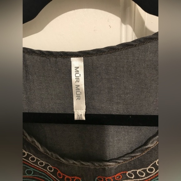 Mur Mur Anthropologie Sleeveless Distressed Black Embroidered Top Sz Medium - Picture 7 of 9